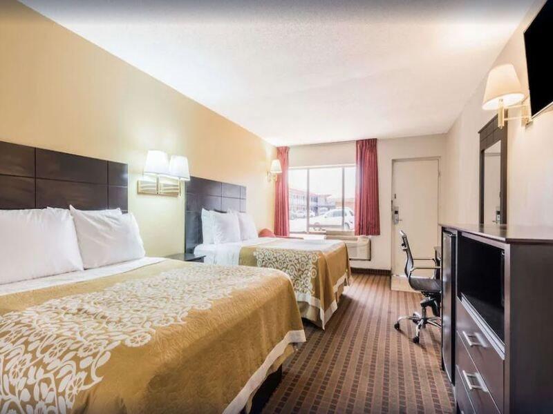 Days Inn South Fort Worth Exterior photo