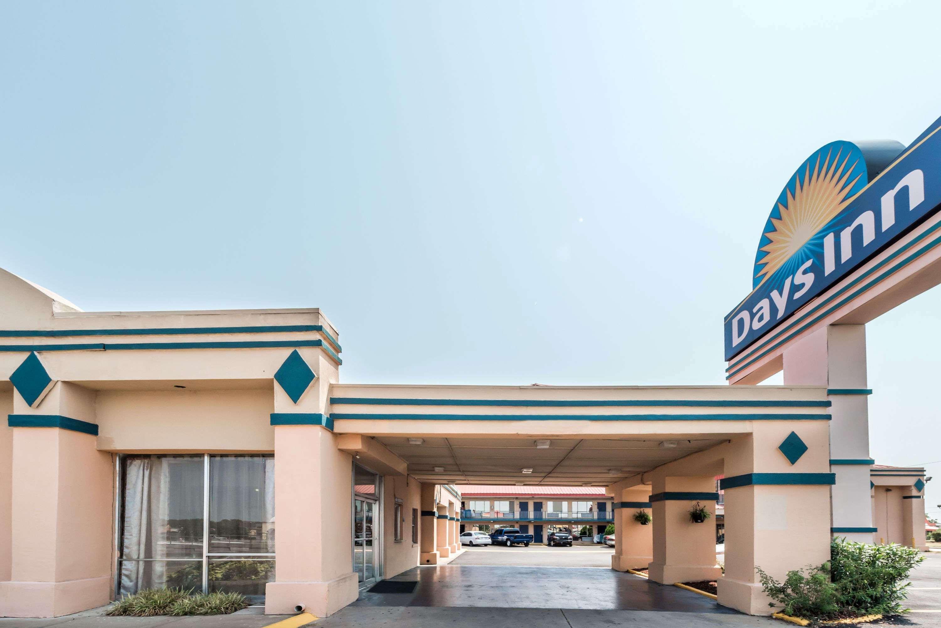 Days Inn South Fort Worth Exterior photo
