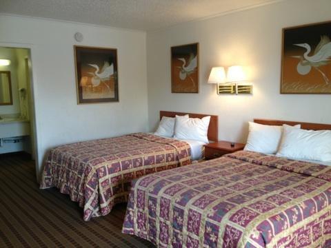 Days Inn South Fort Worth Exterior photo